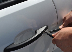 В Кишиневе подросток грабил автомобили, чтобы приобрести наркотики