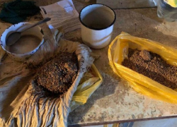 Малый бизнес на подъеме: в Чадыр-Лунге предприниматель построил примитивную гаражную наркофабрику