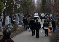 Гражданин Молдовы найден мертвым на кладбище в Петербурге
