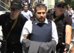 Ответ дан. Кому принадлежали конфискованные вчера 11 роскошных автомобилей и 364 млн леев?