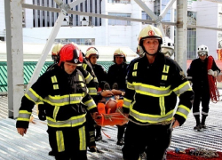 Мужчина упал со строящегося здания в столице 