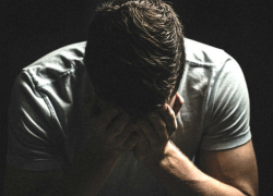 Знаменитый профессор оставил прощальную записку для жены и ушел из жизни