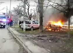 Очередной автомобиль, охваченный огнем в Кишиневе, сняли на видео