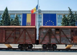 "Разжигают ненависть к России" – посольств РФ в Молдове прокомментировало установление «вагонов депортаций» в центре Кишинева
