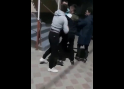 18+ Подростки избили свежеиспеченного сотрудника полиции в Каларашском районе