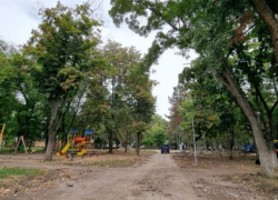 На Старой Почте восстанавливают парковую зону