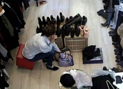 Молдаванка в момент совершения преступления в торговом центре Москвы попала на веб-камеру 