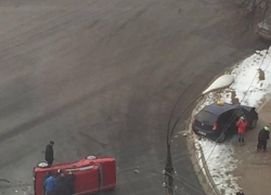 В Кишиневе произошла серьезная авария, один из автомобилей перевернулся