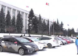 Таксисты протестуют в центре Кишинева