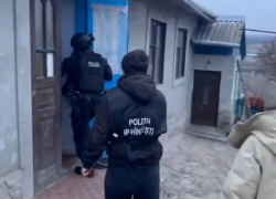 В Хынчештах четверо вооруженных вымогателей попали под стражу
