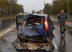 Двойной удар получил на мокрой дороге под Кишиневом автомобиль Ford