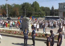 Те, кто грозился резать головы людям, снова протестуют в центре Кишинева