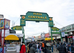 На столичные рынки едва не попали сотни килограмм подозрительного мяса