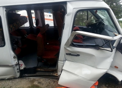 Граждане Молдовы пострадали при столкновении микроавтобуса и автомобиля в Румынии