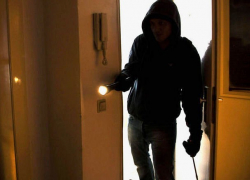 Избитый грабителями мужчина двое суток пролежал рядом с мертвой женой в Сорокском районе