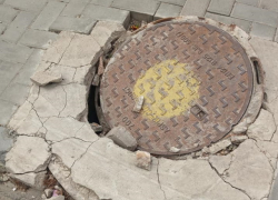 Плитку поклали, люк на место положили, а что происходит потом - никого не интересует: ситуация в пригороде Кишинева