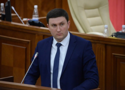 Депутат ПСРМ Односталко осадил членов фракции демократов
