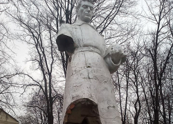 Памятник героям-красноармейцам цинично раскурочили в Кировограде 