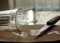 В Единецком районе посиделки родственников закончились поножовщиной