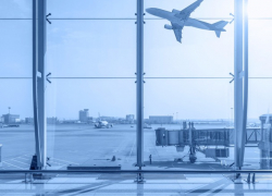 Задержание в аэропорту: раскрыта схема краж денег на борту самолетов