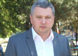 Обнаженных жену и тещу оппозиционного политика бандиты пытали раскаленными утюгами на его глазах