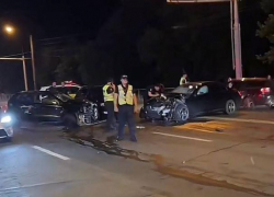 Участник серьезного ДТП у Джамбо бросил свой Mercedes и дал стрекача