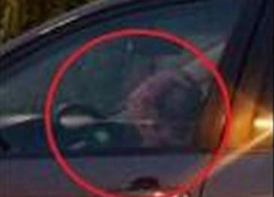 Мужчину с ребенком на руках за рулем автомобиля на улице Кишинева наказали