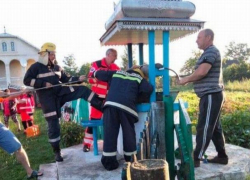 Мужчина провалился в колодец в Окницком районе