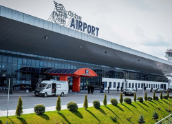 Новое ограничение: в Кишиневском аэропорту запретили оплачивать покупки иностранной валютой