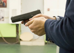 СМИ: В Страшенах администратор тира случайно застрелился из пистолета