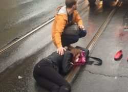 Тяжелые повреждения получила девушка, попавшая под автомобиль в Бендерах