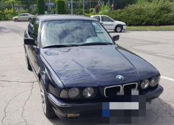 Оштрафован наглый водитель BMW, который раскатывал по Кишиневу с высунутыми в окно ногами