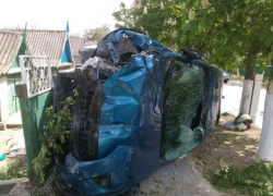 Кишинёвская автоледи не справилась с управлением и перевернула машину на крышу в селе Оланешты