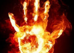 В Бельцах мужчина облил себя бензином и поджег