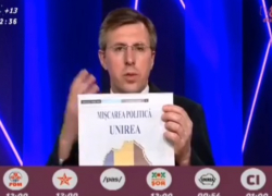 Киртоакэ порвал партийную эмблему социалистов