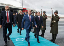 Фанфары и почетный караул - президента РМ Игоря Додона шикарно встретили в Турции