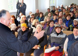 Додон: Государство должно поддерживать тех, кто создает рабочие места 