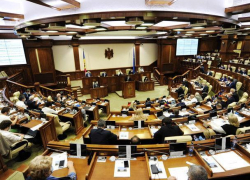 5 депутатов категорически не хотят вакцинироваться