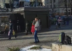 Юра Шатунов все еще в тренде: в центре Кишинева объявился поклонник ретро