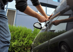 Юноша не смог преодолеть желание покататься и угнал автомобиль своего соседа в Криулянском районе 