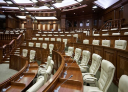 В понедельник парламент не рассмотрит вотум недоверия Павлу Войку - не было кворума