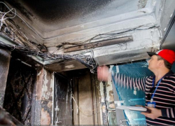 Отомстил возлюбленной: причиной пожара в подъезде бельцкой пятиэтажки может быть семейный конфликт