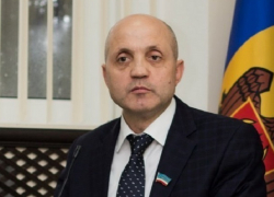 Известный гагаузский депутат застал в своем доме бандита