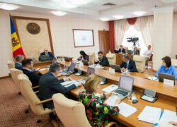 Япония подарила Молдове 40 тракторов
