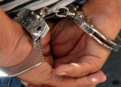 В Кишиневе за контрабанду и трафик наркотиков задержали полицейского 