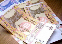 Доллар и евро отступают под натиском молдавского лея