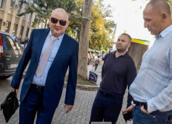 Что связывает украинца Чауса, Зеленского и Плахотнюка