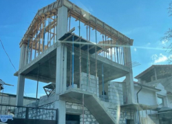 Архитектурные "изыски" исторического Кишинева - культурный массив продолжают уродовать