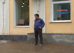 Внимание! По Кишиневу ходит мужчина и задирает прохожих 