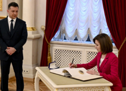 Вартанян: вместо того, чтобы заниматься внутренними проблемами страны, Санду закидала КС полуабсурдными запросами